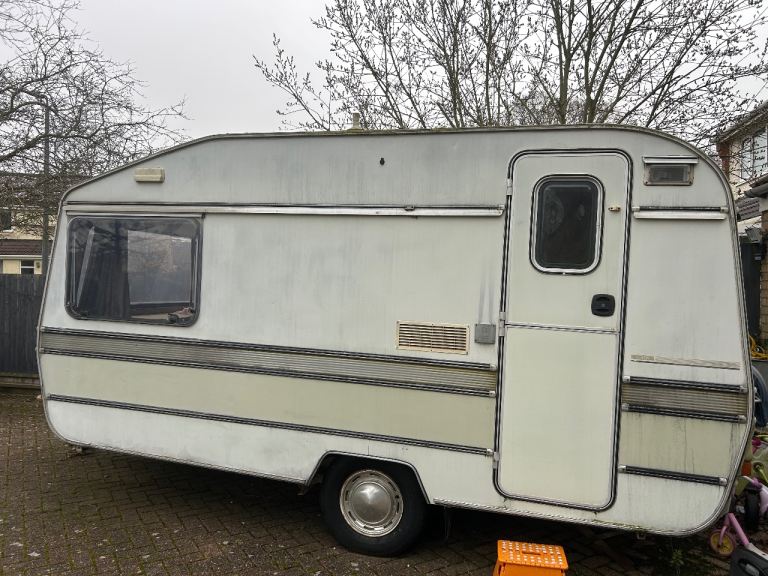 CI Fairholme Caravan - Project / Renovation - Great Potential 