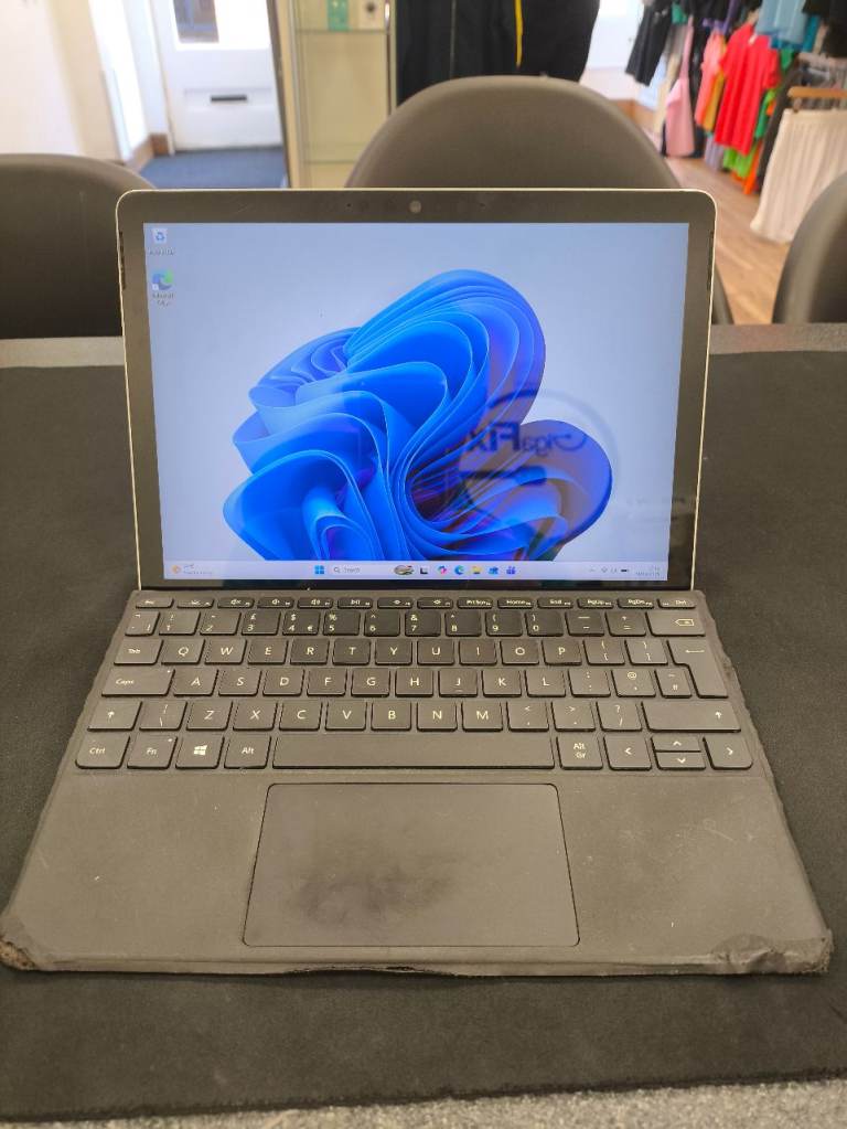 Microsoft Surface Go 2 Intel m3 8GB 400GB m3-8100Y 2in1 Laptop Tablet & Keyboard
