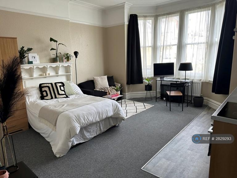 Studio flat in Redland Road, Bristol, BS6 (#2829293)