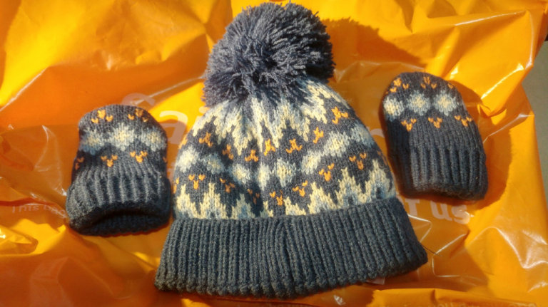 Infant gloves mittens winter warm woolly newborn baby toddler gift present xmas christmas