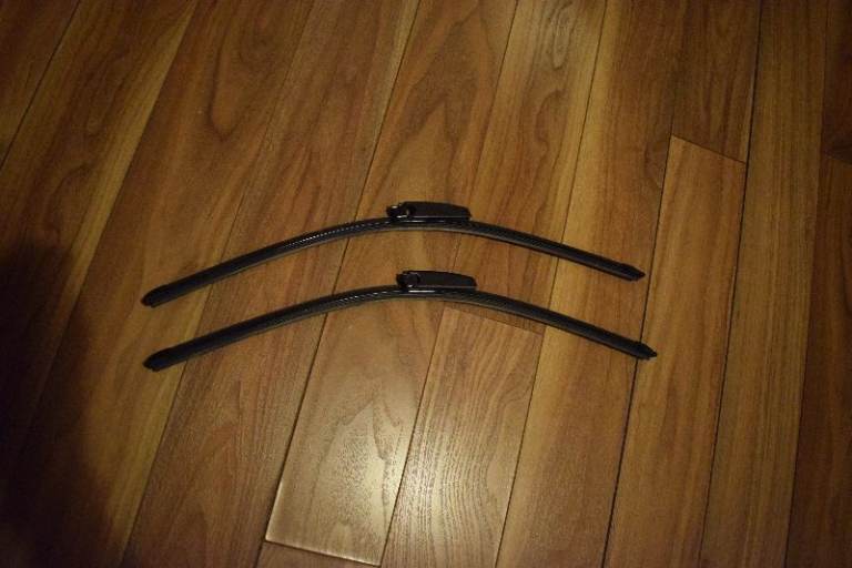Audi A8 D3 Aero Wiper Blades Windscreen 22" Flat Front (02-10)