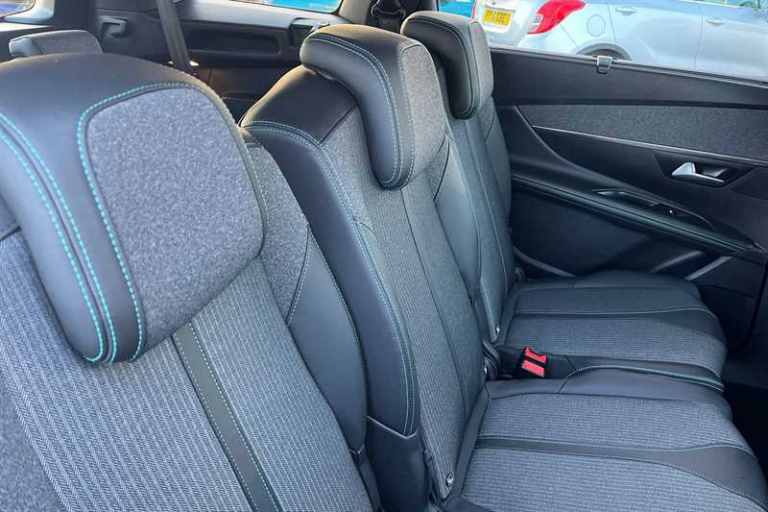 2022 Peugeot 5008 1.5 BlueHDi Allure Premium+ 5dr HATCHBACK DIESEL Manual