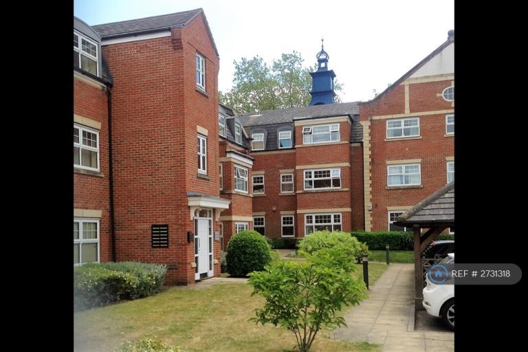 2 bedroom flat in The Clock Tower, Woking, GU21 (2 bed) (#2731318)