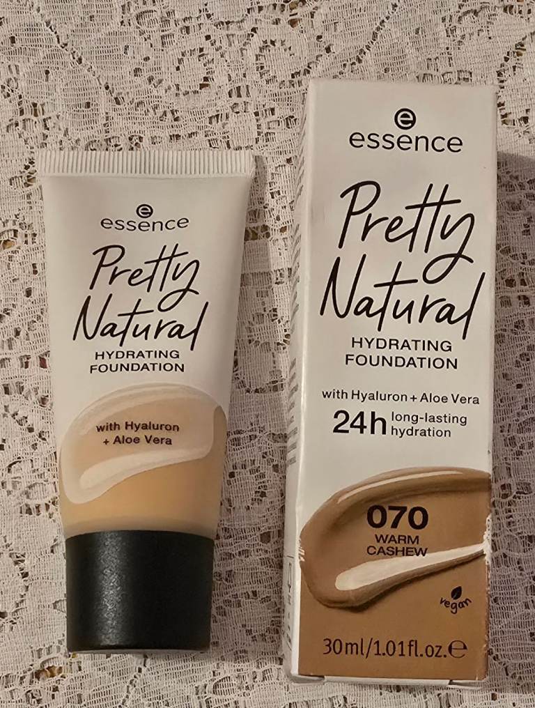 Essence Hydrating Foundation - New