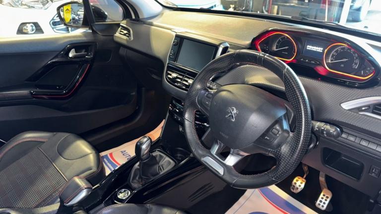 PEUGEOT 2008 1.2 PureTech GT Line White 5dr PANROOF+SATNAV+CRUISE+DAB 2017