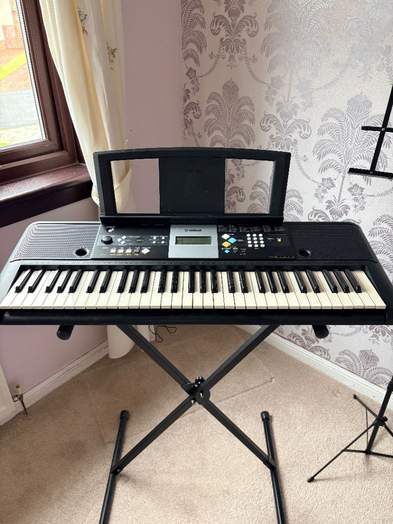 Yamaha PSR E223 Electric Keyboard