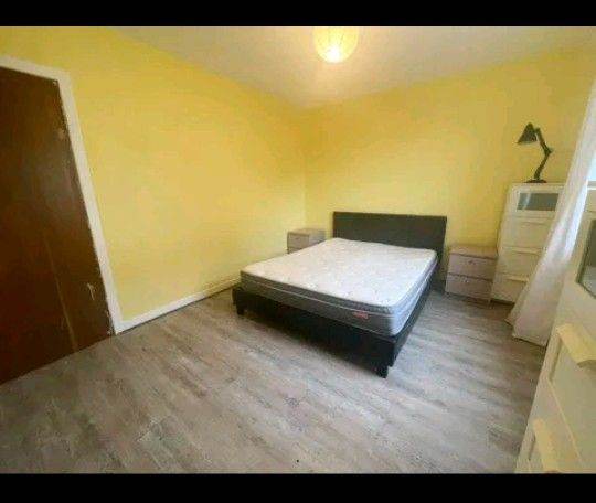 Double room 330pcm available now