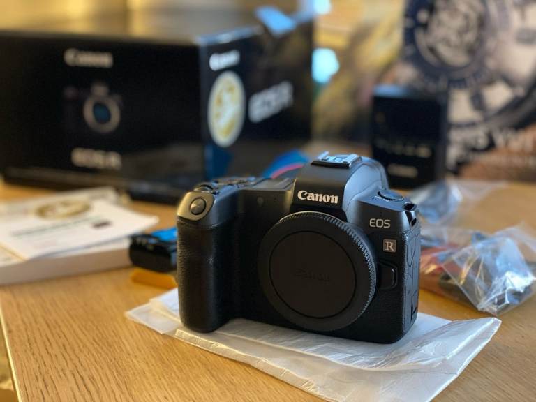 Canon EOS R full frame
