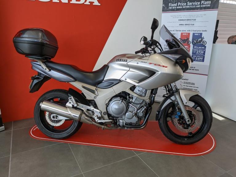 2002 YAMAHA TDM900 SILVER NICE CLEAN BIKE  GEN YAMAHA COL MATCH TOP BOX H/GRIPS