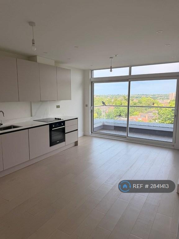 2 bedroom flat in Raffles House, London, NW4 (2 bed) (#2841413)