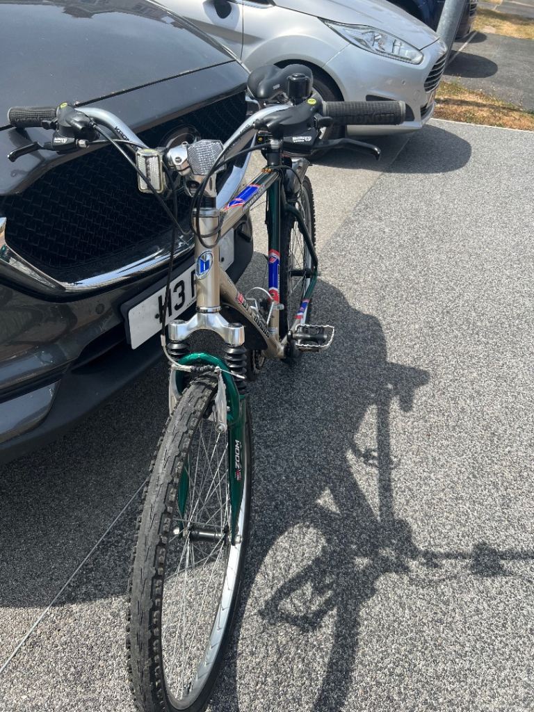 Men’s Baracuda,  Navada 200 bike.