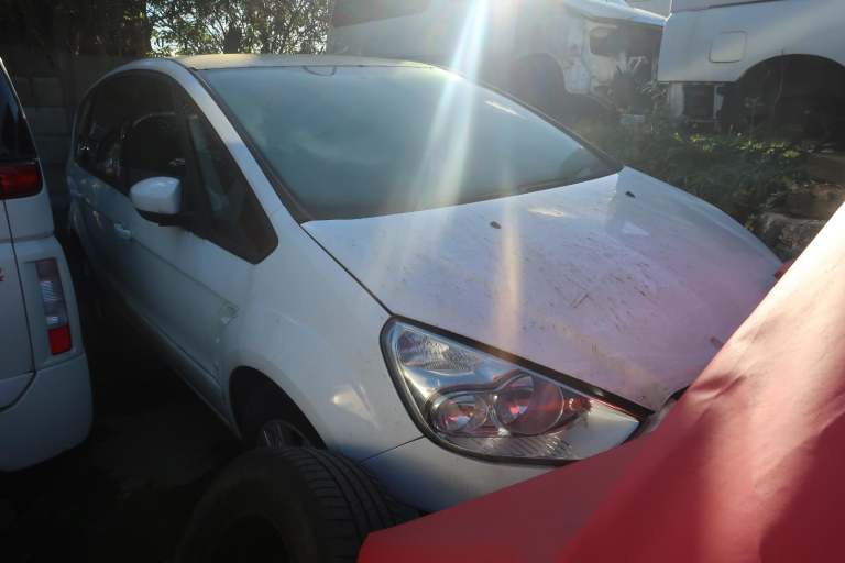 Ford S-Max 2.0 diesel auto estate - breakng for spares & repairs