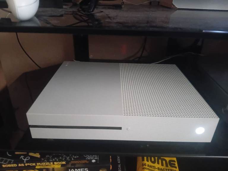Microsoft Xbox One S 500GB Console with Controller