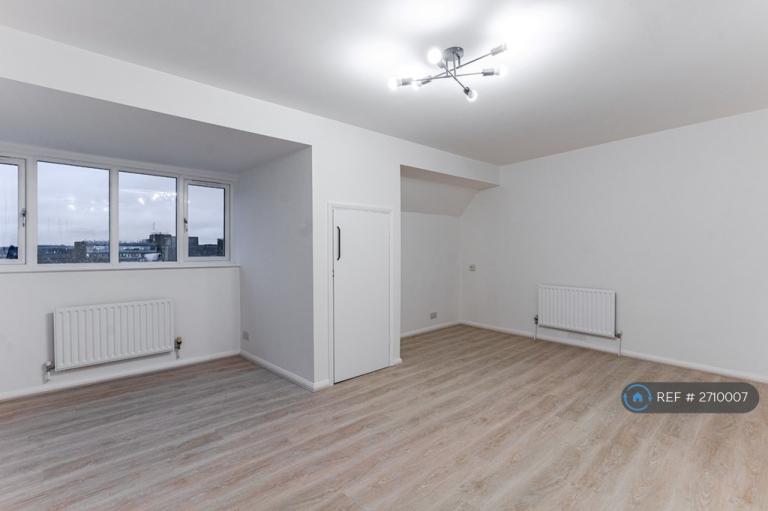 image for 1 bedroom flat in Eastcheap, Letchworth Garden City, SG6 (1 bed) (#2710007)