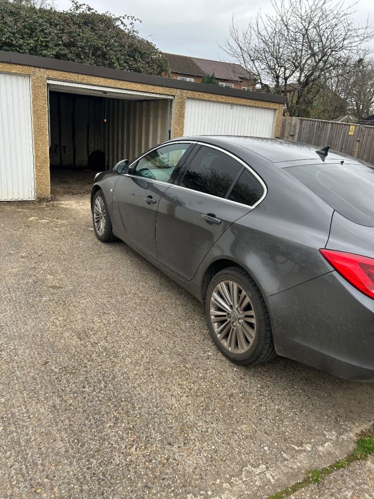 Vauxhall insignia 2012 12 plate 