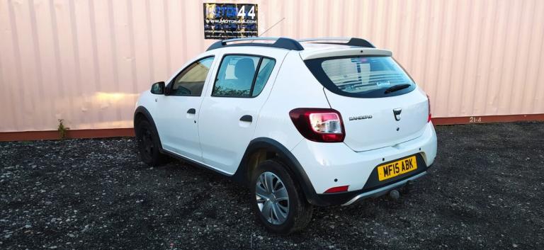 DACIA SANDERO STEPWAY 0.9 Stepway Laureate TCe 90 2015