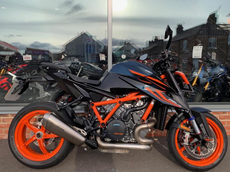 KTM 1290 SUPERDUKE EVO - 1 OWNER - 5256 MILES - TECH PACK