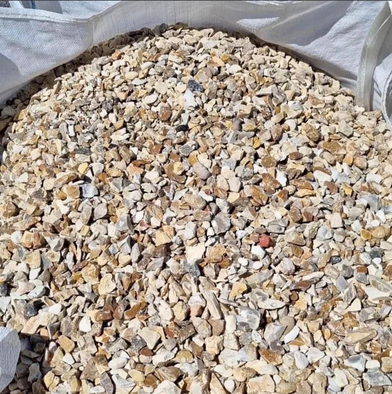 Decorative stone for Drive Path 20mm golden gravel washed Bulk Bag Free Crane Delivery