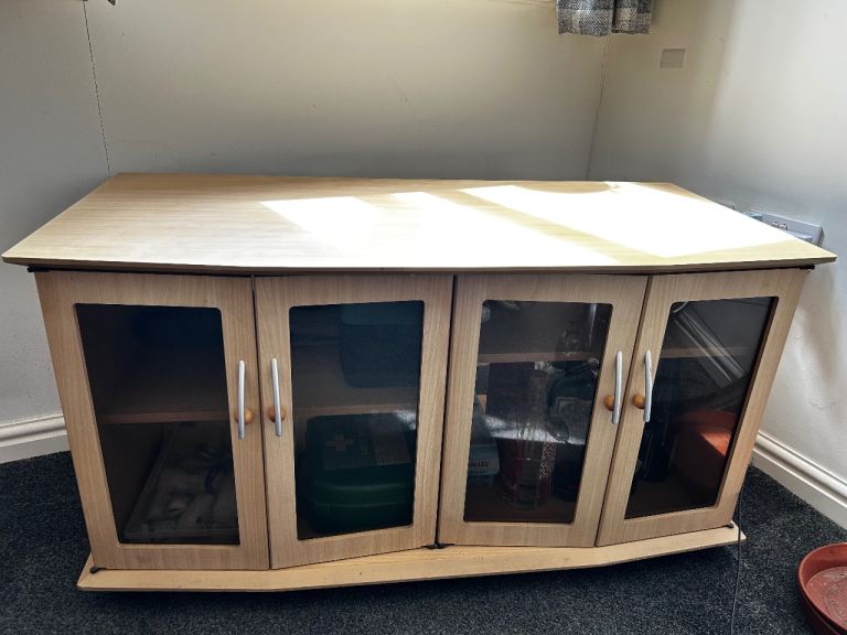 TV / media cabinet 