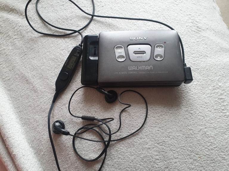 Sony walkman WM-EX614 casette player 