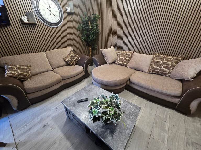 Dfs fabric 3+2 seater sofas 🛋 