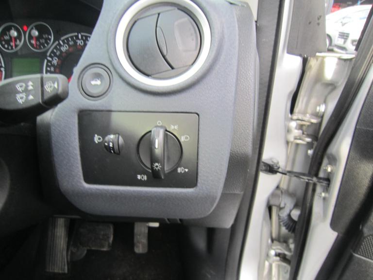 2007 Ford Fusion 1.6 Zetec 5dr Auto [Climate] New MOT included. HATCHBACK Petrol Automatic