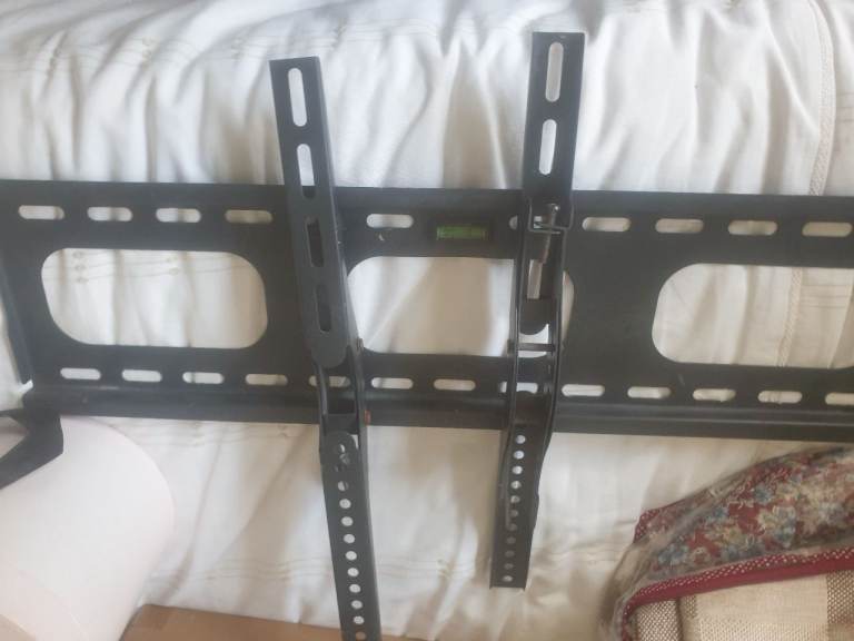 Wall.mount tv bracket 28" 
