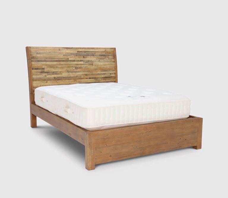 Barker and stonehouse king bed and 2 sets side drawers 