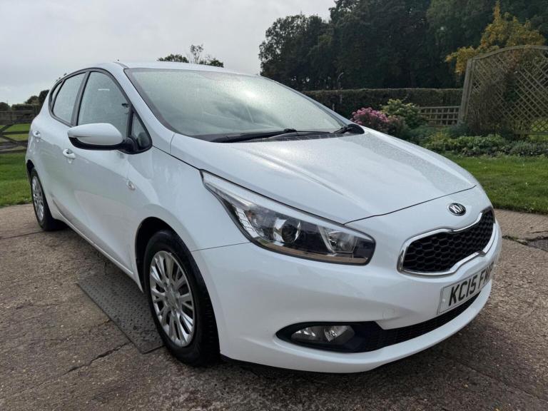 image for KIA CEED 1.6 CRDi EcoDynamics 1 Euro 5 (s/s) 5dr 2015