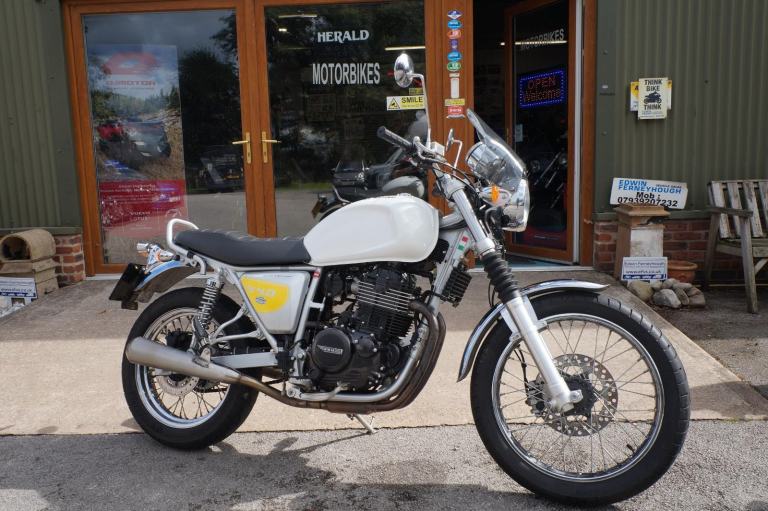 SWM Motorcycles Gran Turismo 440 445 Roadster/Retro Petrol Manual (30... 2018/18