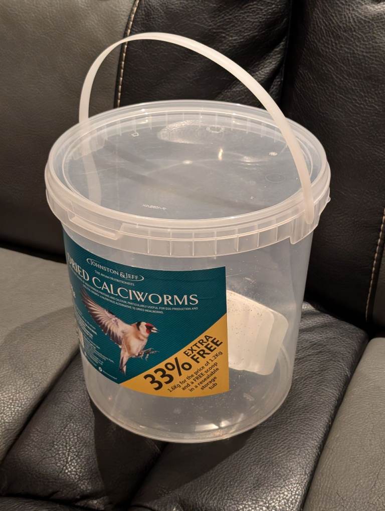 26cm clear plastic tubs with handle X 12 (free)