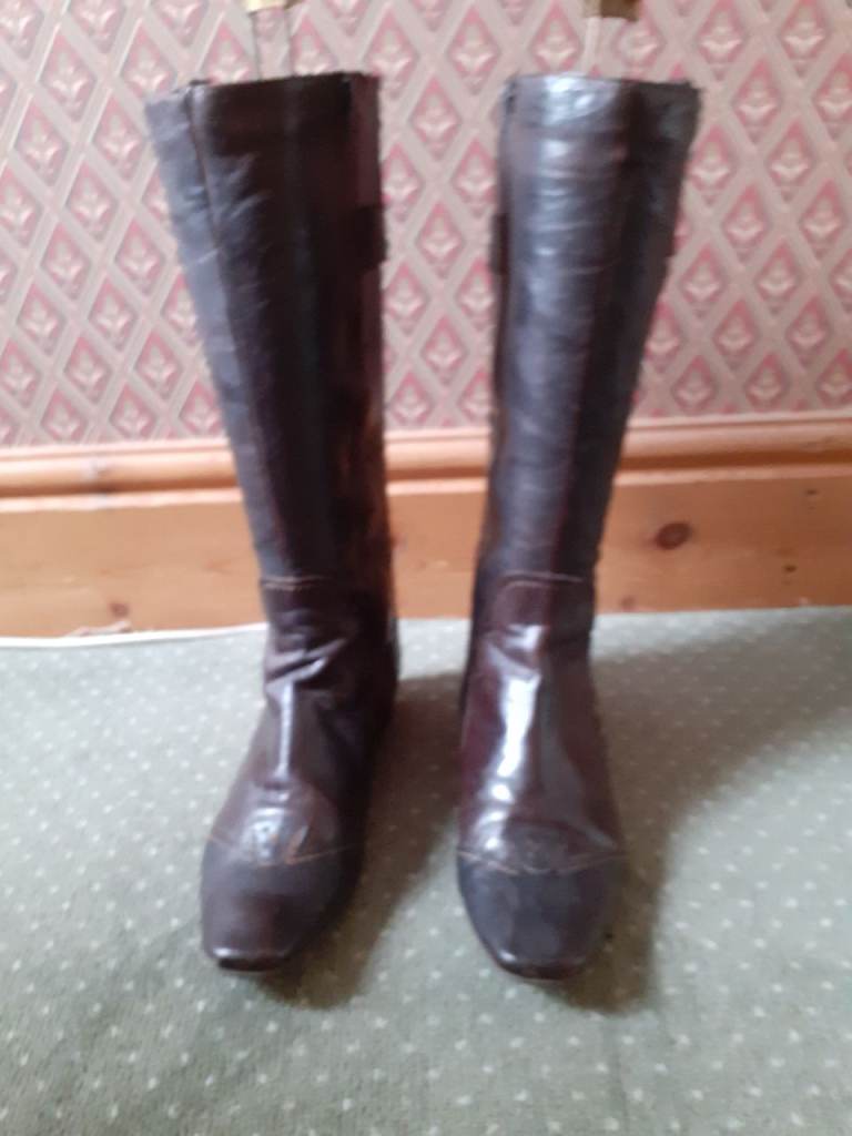 Ladies leather boots 
