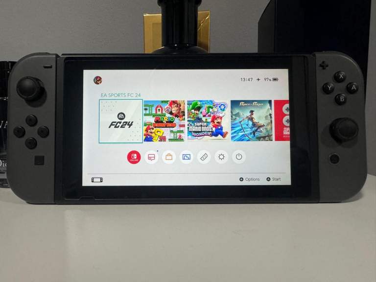 Nintendo Switch MOD with 100 Games & Accessoires Unpatched V1