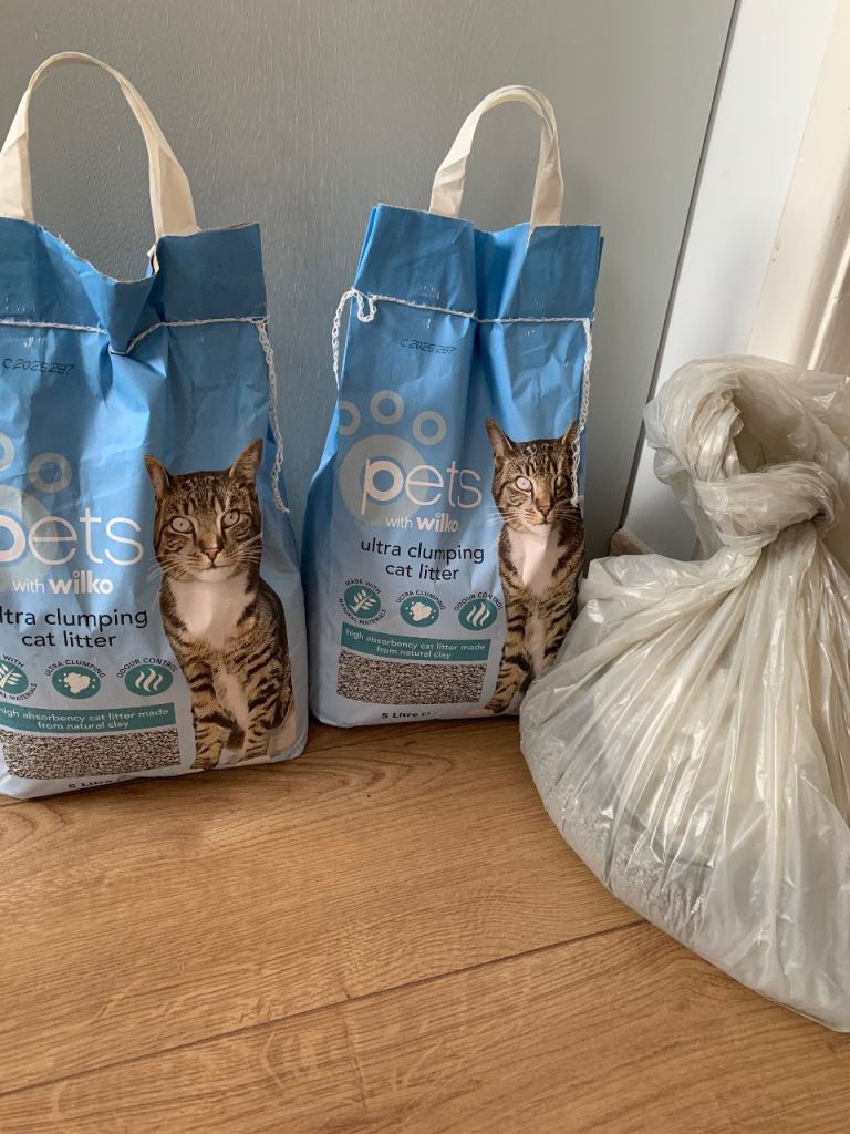 New Wilko Ultra Clumping Cat Litter   2 x 5 litre bags and some in a bag 