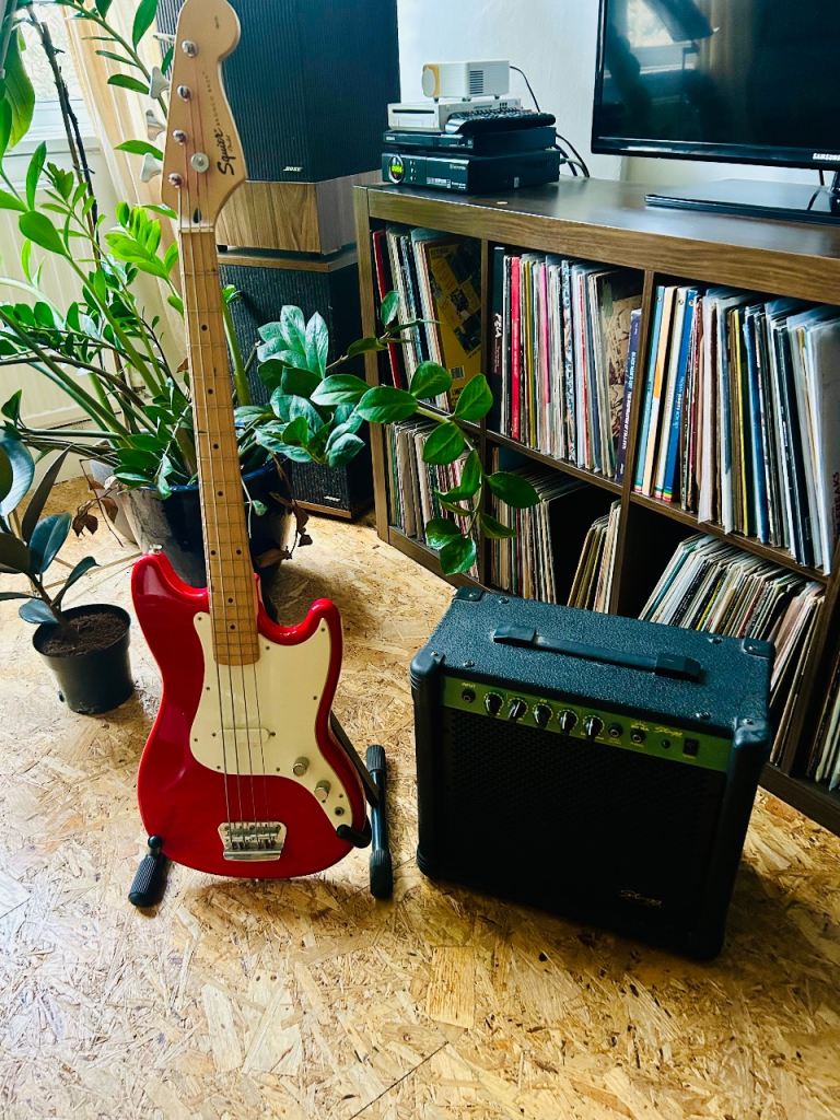 Fender Squier Bronco Bass Torino red 