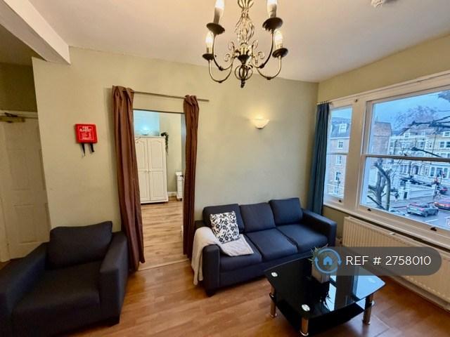 1 bedroom flat in Second Floor Front, London, W14 (1 bed) (#2758010)