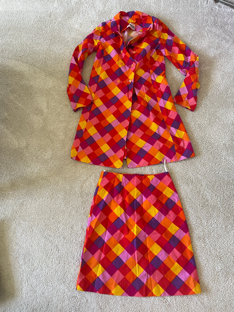 Genuine 1960s Shelama of London ladies jacket and skirt 