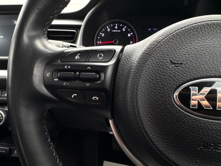 2017 Kia Stonic 1.0 T-GDi 2 Euro 6 (s/s) 5dr HATCHBACK Petrol Manual