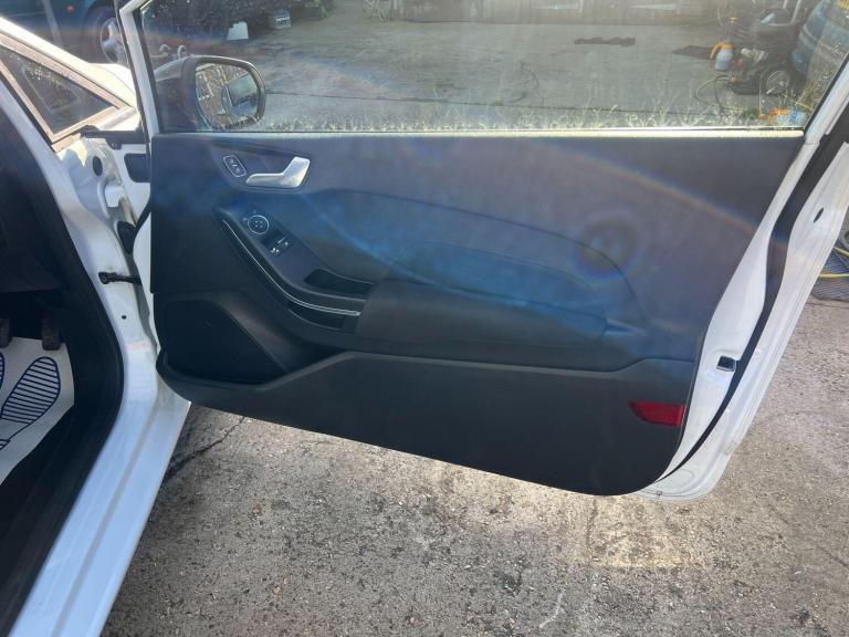 2018 Ford Fiesta 1.0 EcoBoost Zetec 3dr HATCHBACK PETROL Manual