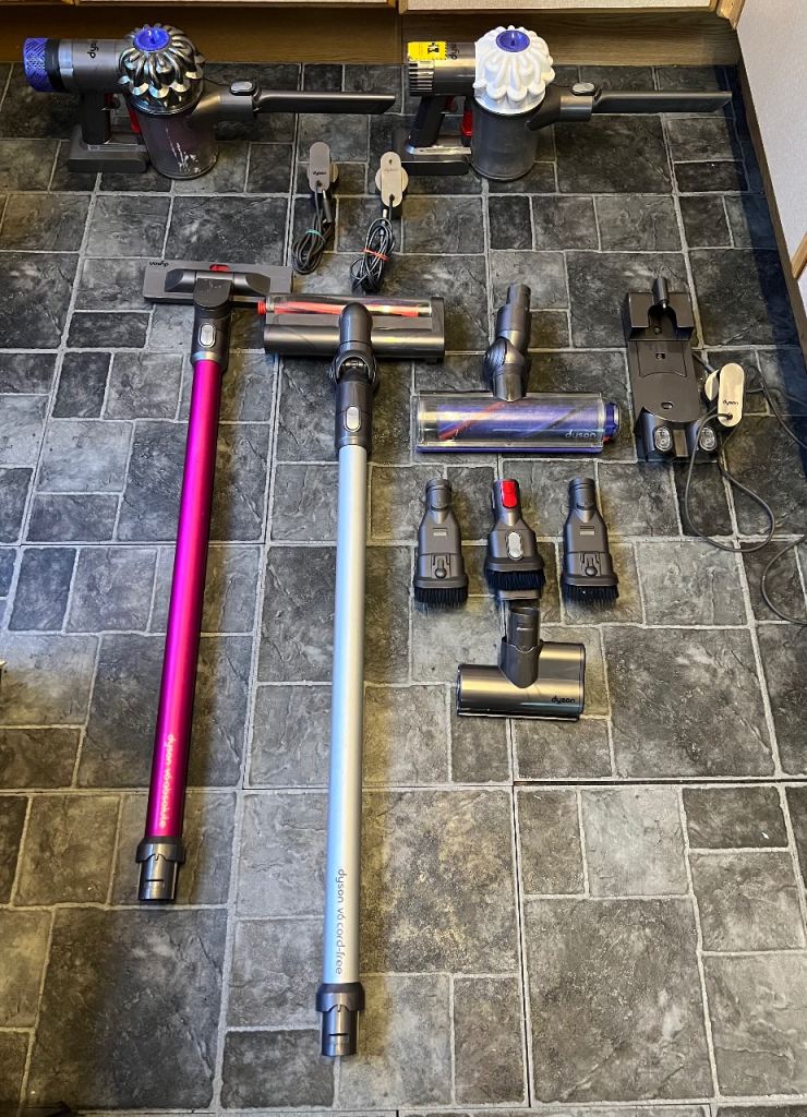 DYSON HANDHELD HOOVERS WORKING & PARTS & ACCESSORIES LOT 
