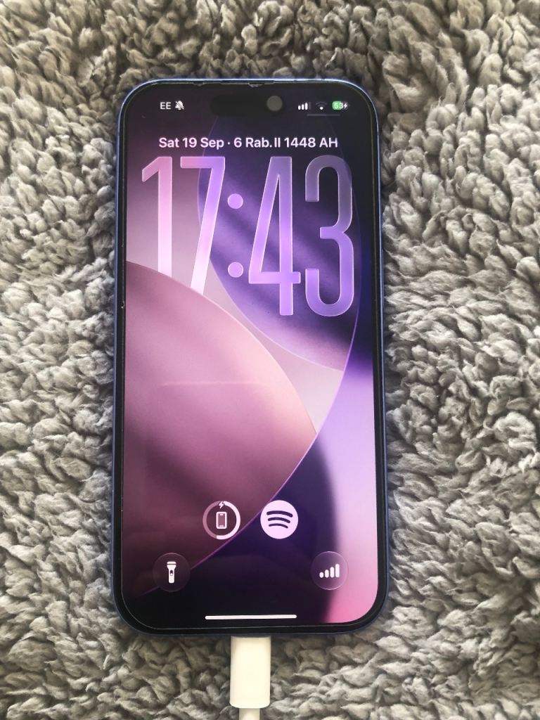 iPhone 16 (read description)