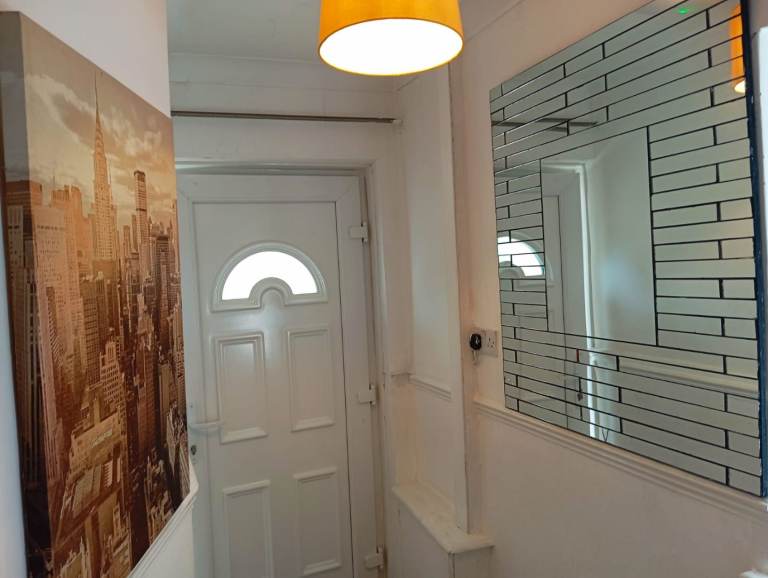Room available in B27