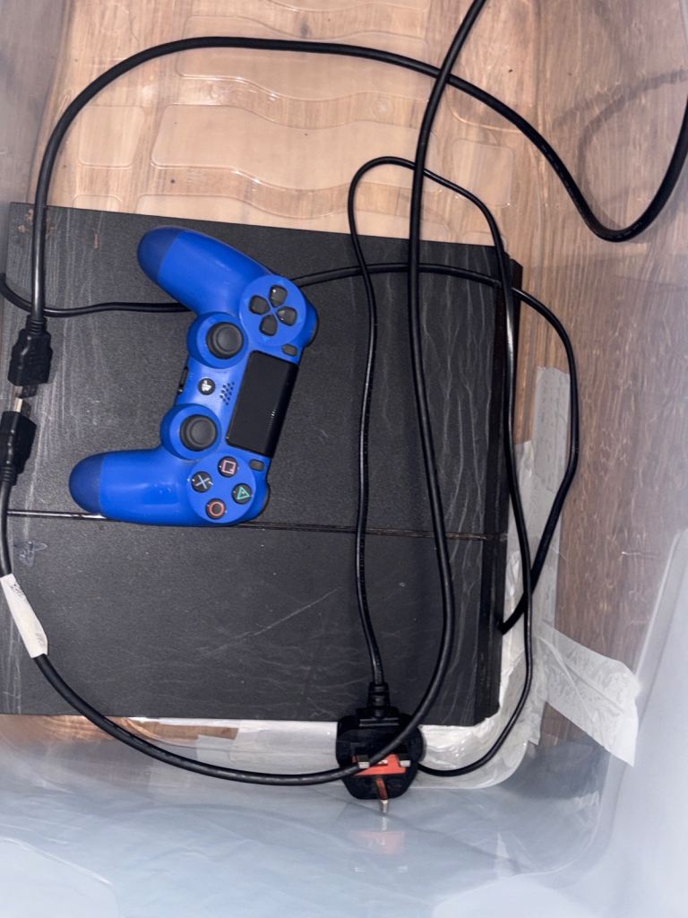 PS4 500gb with 7 games 