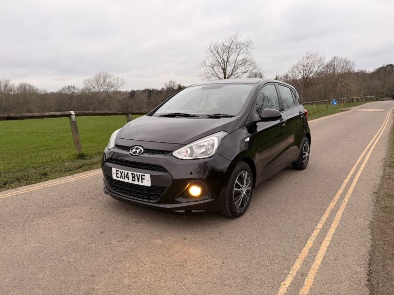 2014 Hyundai i10 1.0 se  cheap small car £20 a year tax 