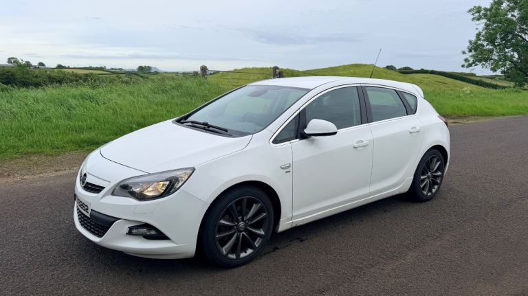 Vauxhall, ASTRA, Hatchback, 2011, Manual, 1956 (cc), 5 doors