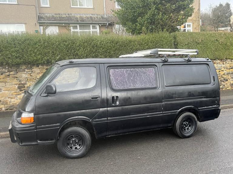 TOYOTA HIACE PANEL VAN 2.4D DIESEL LONG WHEEL BASE (LWB) BLACK