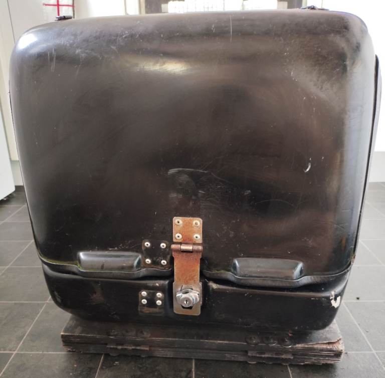 Hippo Box 120L Large Thermal Delivery Top Box Motorcycle Bike Fiber Glass