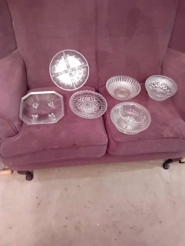 Vintage glass tabkewaee from the 1930s