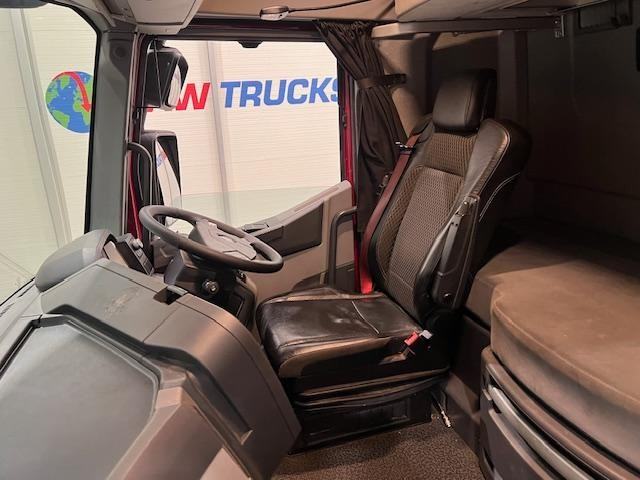 Renault T520 High 6x2 Midlift Tractor Unit