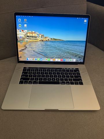 2017 MacBook Pro 2.9GHz i7, 16GB & 512GB SSD | in Haywards Heath 